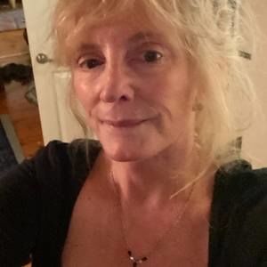 Meet your Posher, Leslie